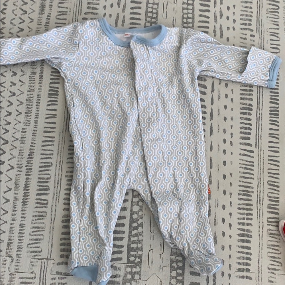 EUC magnetic me NB footie